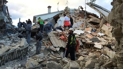 10 قتلى على الأقل في زلزال عنيف بوسط إيطاليا (صور)