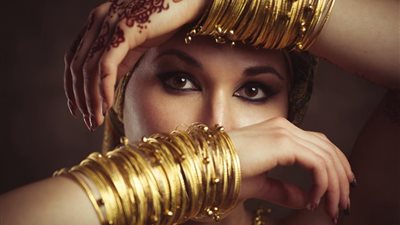 نصائح  ذهبية لارتداء المجوهرات