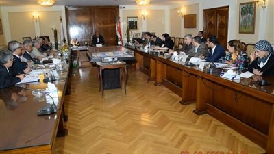 وزير التموين :ضخ 1500 طن زيت طعام يوميًا.. والاحتياطي يكفي لشهور قادمة