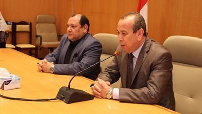 محافظ دمياط يغلق عيادة للصحة النفسية 