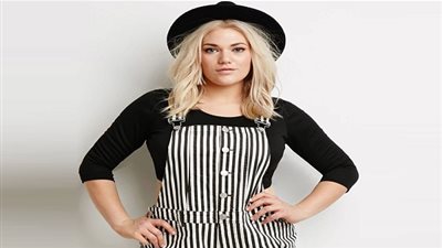  صيحات جديدة مليئة بالأنوثة من الأزياء المقلمة لصيف 2016