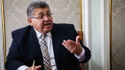 وزير التعليم العالي لم يقطع زيارته لحلايب واكتفى بزيارة وحدة الطاقة بمرسى علم