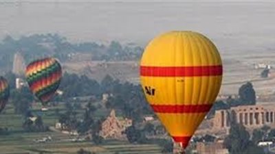 تحليق 6 رحلات بالون طائر بالأقصر تقل 116 سائحًا 