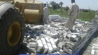 إزالة 4 حالات تعدٍ علي أراضي زراعية بمركز سنورس بالفيوم 