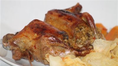 طريقة عمل الحمام المحشي بالأرز