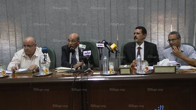 وزير الزراعة يتغيب عن مؤتمر إعلان أسباب منع دخول فطر الأرجوت (صور)