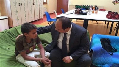 والدة مصاب السرطان: 