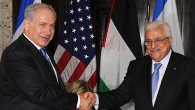موقع إسرائيلي: قمة مرتقبة بين نتنياهو وعباس فى موسكو