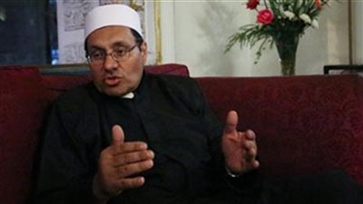 مفتي أستراليا يجيز إمامة المرأة للرجل في الصلاة (فيديو)