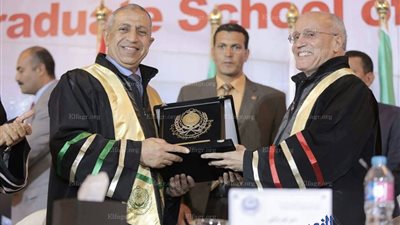 الأكاديمية العربية بالإسكندرية تحتفل بتخريج دفعة 266 طالب بحضور العصار (صور)