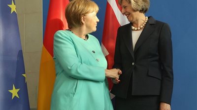 الإندبندنت: بريطانيا لن تخرج من الاتحاد الأوروبي وماي ستطلب استفتاءا آخر 