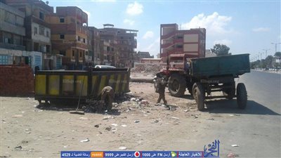 محافظ دمياط يأمر بمتابعة نظافة طريق شطا - بورسعيد (صور)