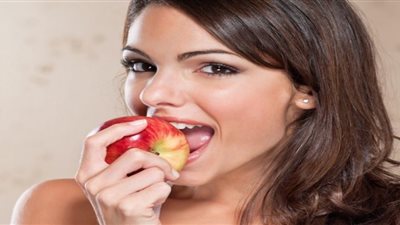 البنج عن طريق الرش آمن وفعال في علاج الأسنان