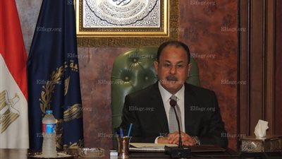 وزير الداخلية يجتمع بقيادات الوزارة لإيجاد حلول جوهرية لمواجهة حوادث الطرق