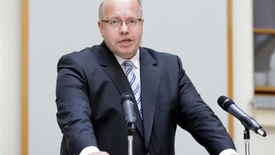 رئيس ديوان المستشارية الألمانية يعترف بارتكاب برلين أخطاء في سياستها تجاه اللاجئين