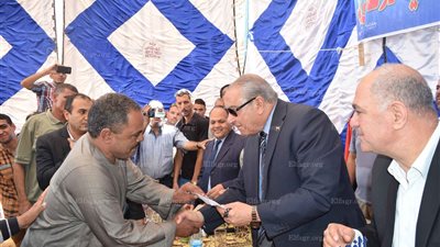  تسليم عقود 40 وحدة سكنية للأسر الأكثر إحتياجًا بالمنيا (صور)