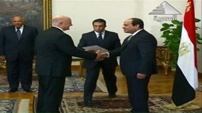 سفير إسرائيل الجديد بالقاهرة  يقدم أوراق إعتماده للرئيس السيسى