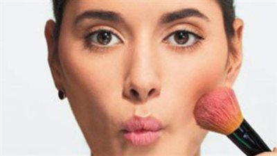 8 خطوات لنفخ الخدود دون تدخل جراحي 