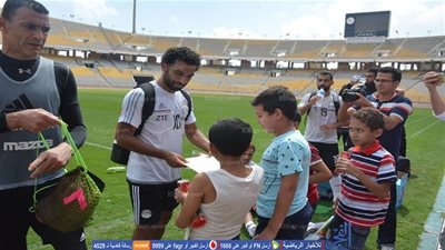 صور زيارة مستشفى سرطان الأطفال لتدريب المنتخب