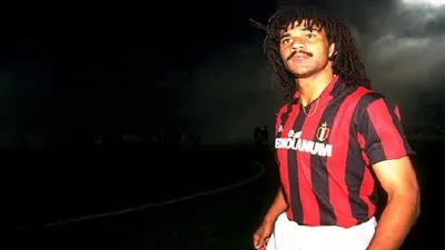 في عيد ميلاده الـ 54 .. خوليت أسطورة هولندا وميلان