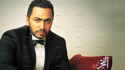 تامر حسنى يغنى فى 