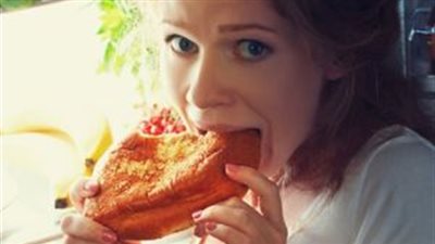 4 أطعمة ينصح بتجنب تناولها قبل النوم