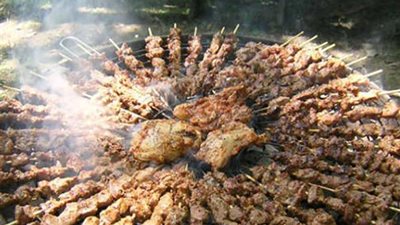 تعرفي على الخطوات المثاليّة والصحية لشوي اللحم