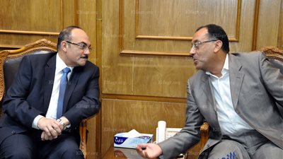 برلماني  لـ