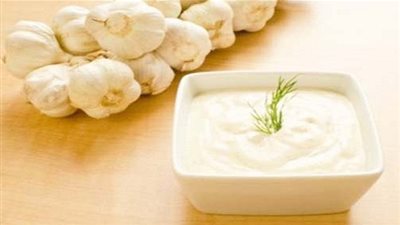 طريقة عمل الثومية بالبطاطس والمايونيز