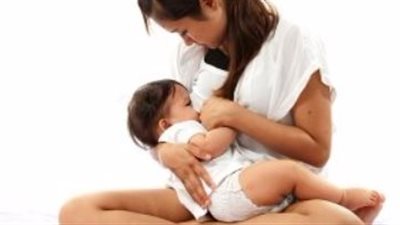 دراسة سويسرية: الرضاعة الطبيعية تقلل فرص الإصابة بالربو بنسبة 27%