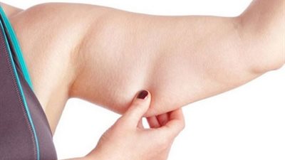 10 نصائح لإخفاء ترهل الذراعين