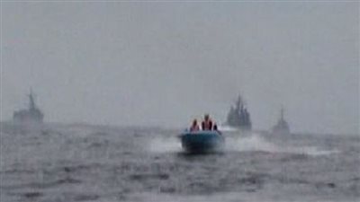 سفينة إيرانية تقترب بشكل خطير من أخرى أمريكية