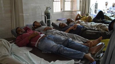 عمال مستشفى إسنا المركزي يضربون عن الطعام لصدور قرار إنهاء خدمتهم من العمل (صور)