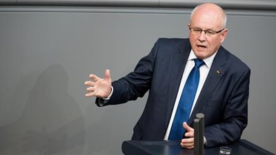 الكتلة البرلمانية لاتحاد ميركل: النقاش حول وضع حد أقصى لاستقبال لاجئين ليس مجدياً