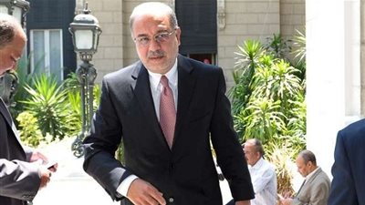 رئيس الوزراء يصل مقر 