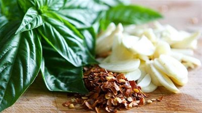  5 أعشاب طبيعية تساعد في تقوية الذاكرة والقدرة على التركيز .. تعرف عليها