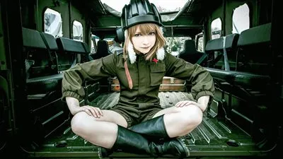 جميلات روسيات يفتتحن أول مقهى فى اليابان