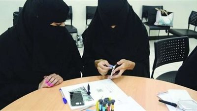 جدة.. تأهيل 30 فتاة لصيانة الجوال ومبيعاتها وخدمة العملاء