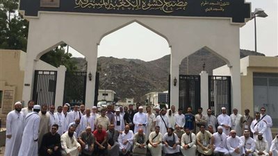 حجاج أوروبا يزورون مصنع كسوة الكعبة المشرفة