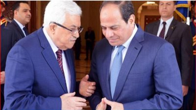 مسؤول فلسطيني سابق يكشف حقيقة وجود أزمة بين 