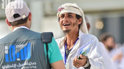 يمني يتخلى عن زراعة وبيع القات بعد أن منّ الله عليه بالحج