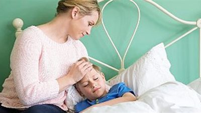 4 علاجات منزلية لعلاج الكحة عند طفلك منها كوب لبن دافئ بالكركم