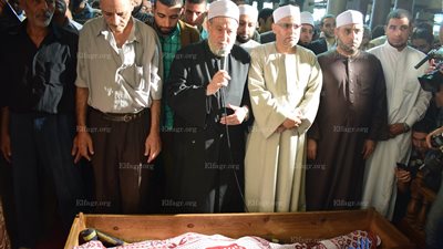 جنازة الشيخ عبد الحكيم عبداللطيف شيخ عموم المقارئ المصرية (صور)