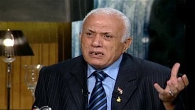 خبير استراتيجي مهاجما 