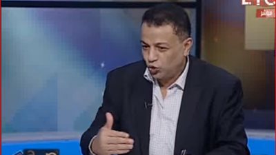 أستاذ أخلاق: 