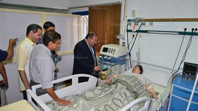 سكرتير محافظة مطروح يطمئن على المرضي ويهنئهم بعيد الأضحى