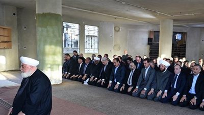 الأسد أدى صلاة عيد الأضحي في مسجد في داريا