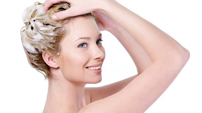 الطريقة الأفضل لغسل الشعر