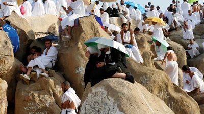 ماذا يفعل حجاج بيت الله في أول أيام عيد الأضحى؟