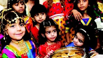 ملابس يرتديها أطفال العرب خلال الاحتفال بـ